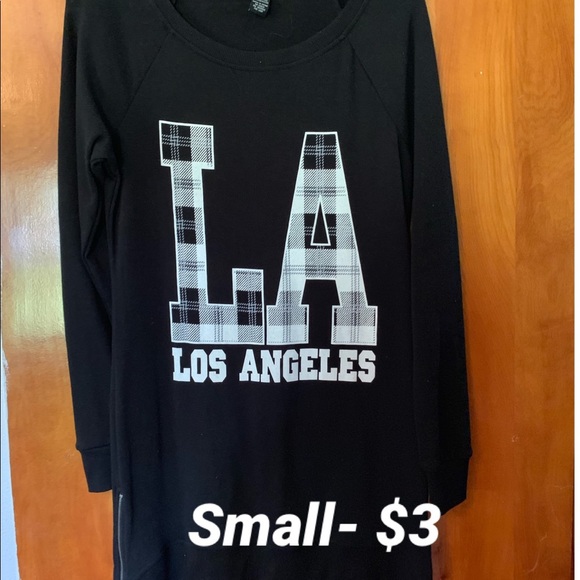 Various clothing - Picture 4 of 8